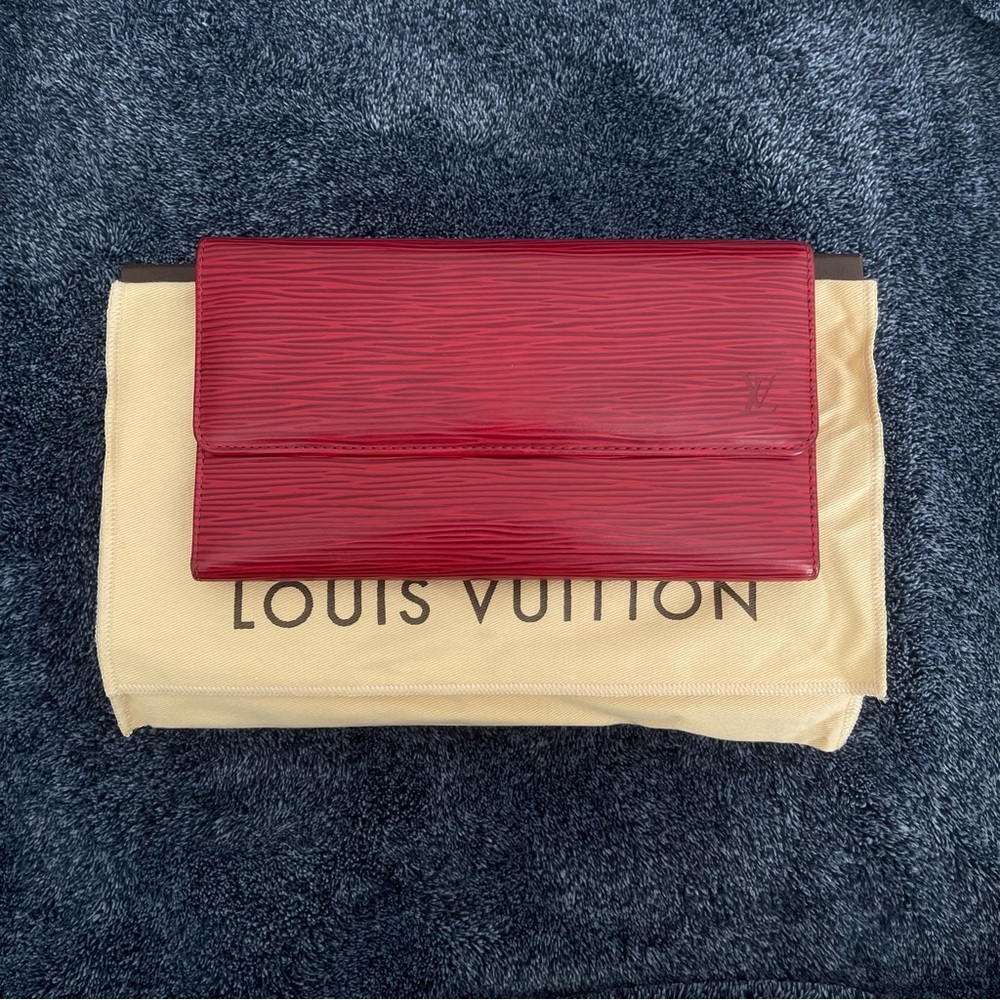 LOUIS VUITTON Red Epi Sarah Long Wallet